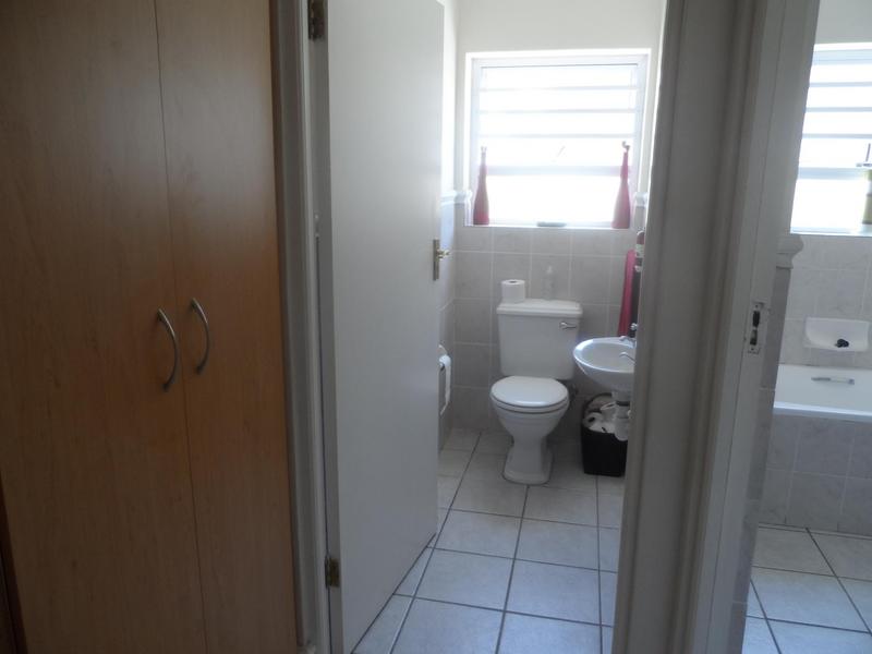 To Let 3 Bedroom Property for Rent in Zevenzicht Western Cape